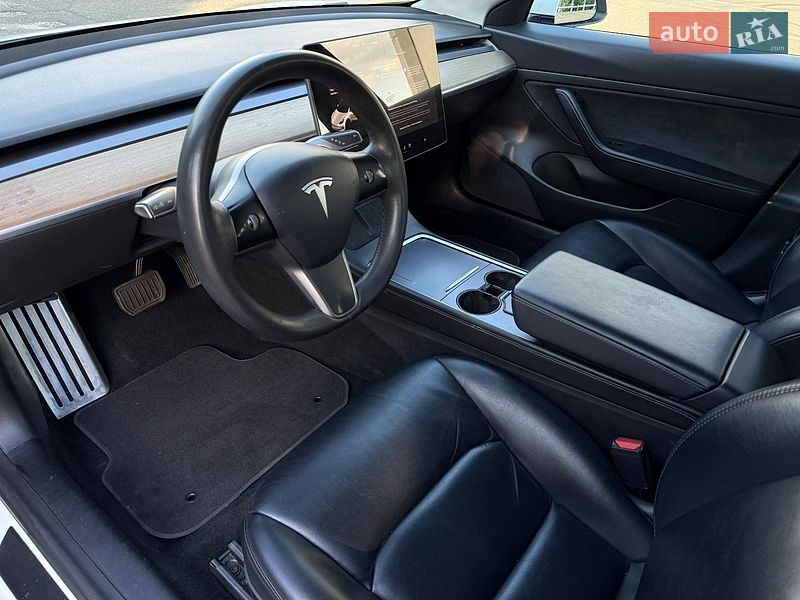 Седан Tesla Model 3 2021 в Києві