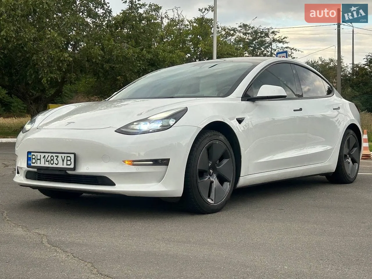2022 Tesla Model 3 - фото 1