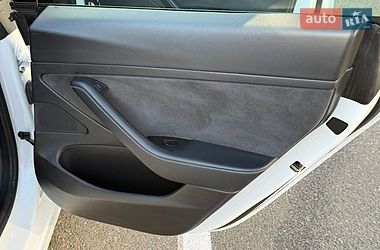 Седан Tesla Model 3 2021 в Києві