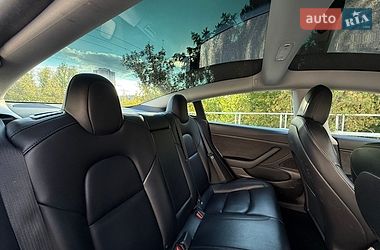 Седан Tesla Model 3 2021 в Києві