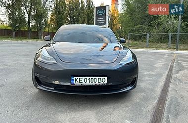 Седан Tesla Model 3 2021 в Дніпрі