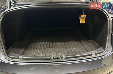Седан Tesla Model 3 2021 в Дніпрі