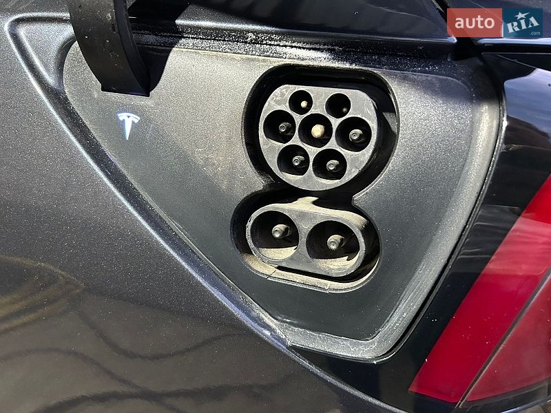 Седан Tesla Model 3 2021 в Дніпрі