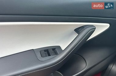 Седан Tesla Model 3 2021 в Виннице