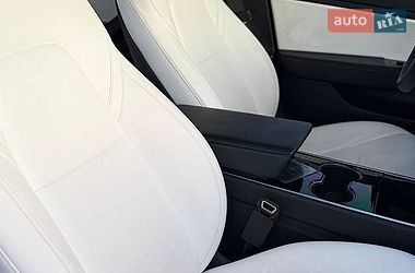 Седан Tesla Model 3 2018 в Вишневом