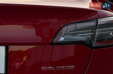 Седан Tesla Model 3 2018 в Вишневом