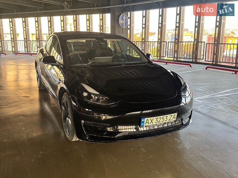 Седан Tesla Model 3 2020 в Харкові
