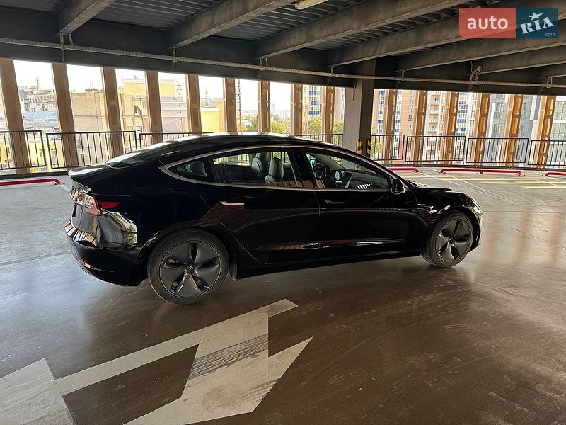 Седан Tesla Model 3 2020 в Харкові