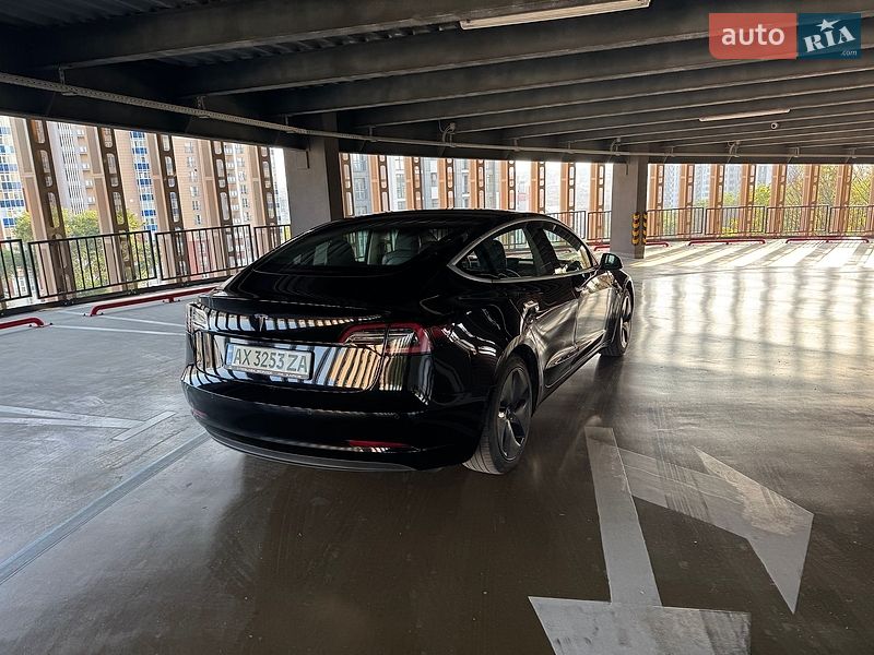 Седан Tesla Model 3 2020 в Харкові