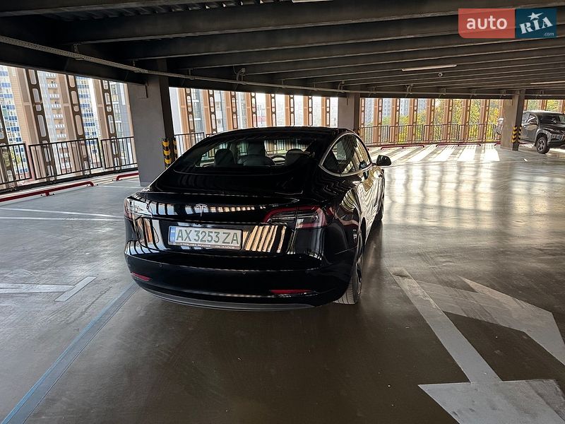 Седан Tesla Model 3 2020 в Харкові