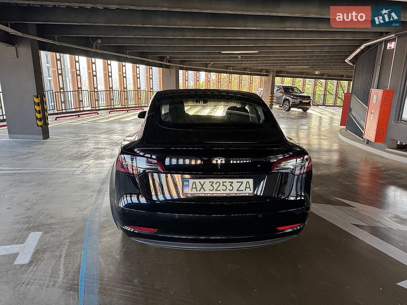 Седан Tesla Model 3 2020 в Харкові