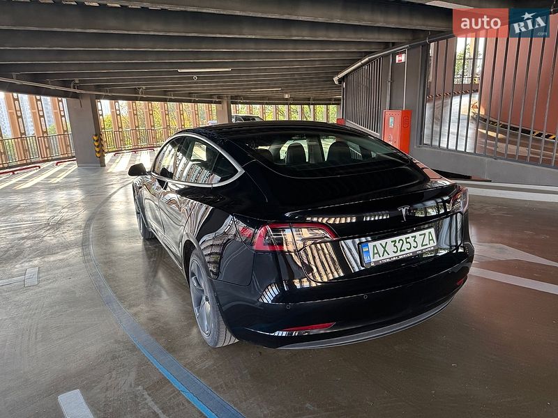 Седан Tesla Model 3 2020 в Харкові