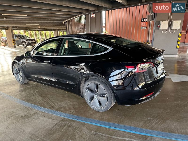 Седан Tesla Model 3 2020 в Харкові