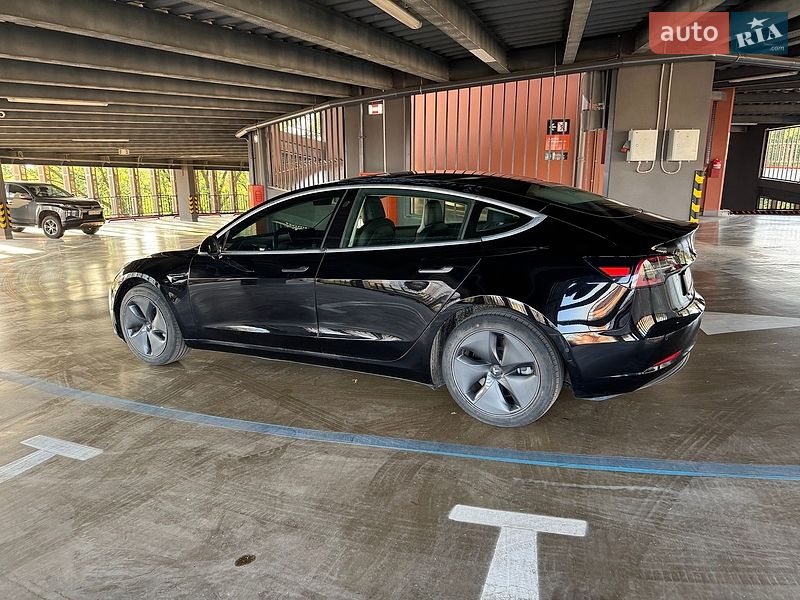 Седан Tesla Model 3 2020 в Харкові