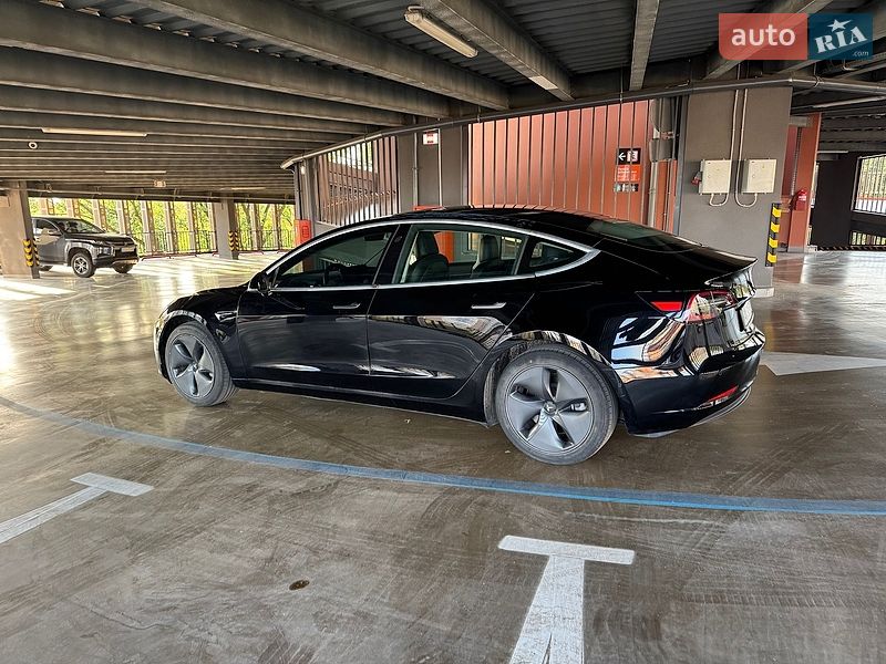 Седан Tesla Model 3 2020 в Харкові