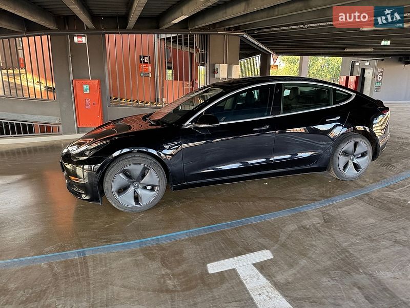 Седан Tesla Model 3 2020 в Харкові