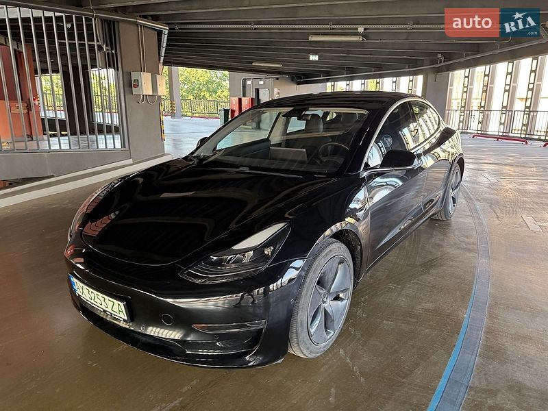 Седан Tesla Model 3 2020 в Харкові