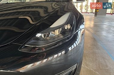 Седан Tesla Model 3 2020 в Харкові