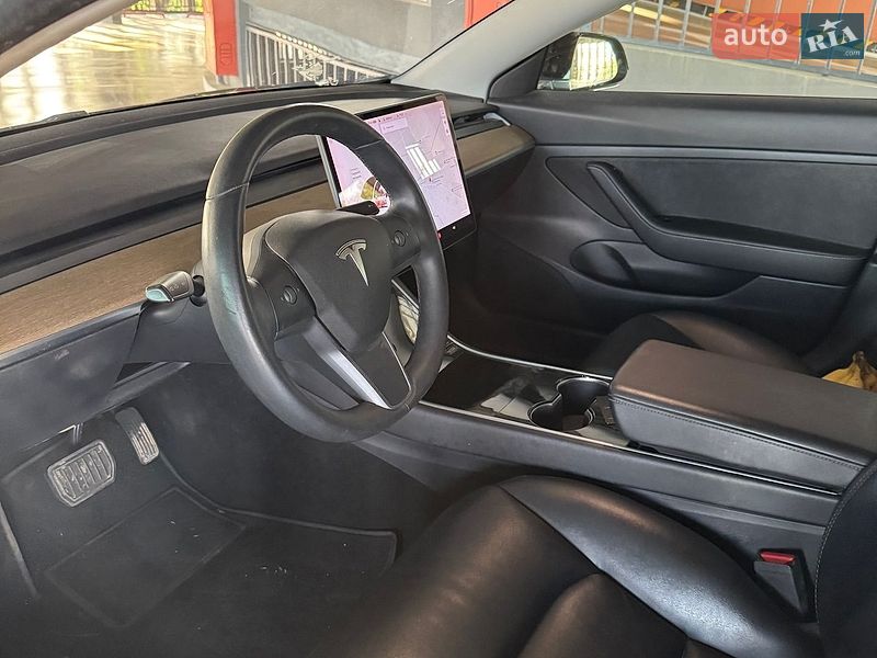 Седан Tesla Model 3 2020 в Харкові