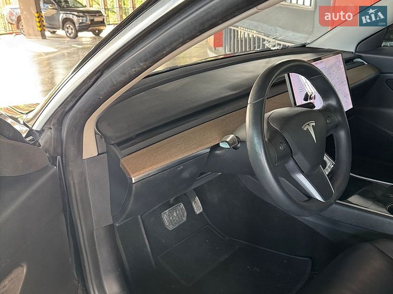 Седан Tesla Model 3 2020 в Харкові