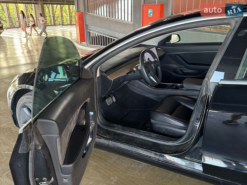 Седан Tesla Model 3 2020 в Харкові