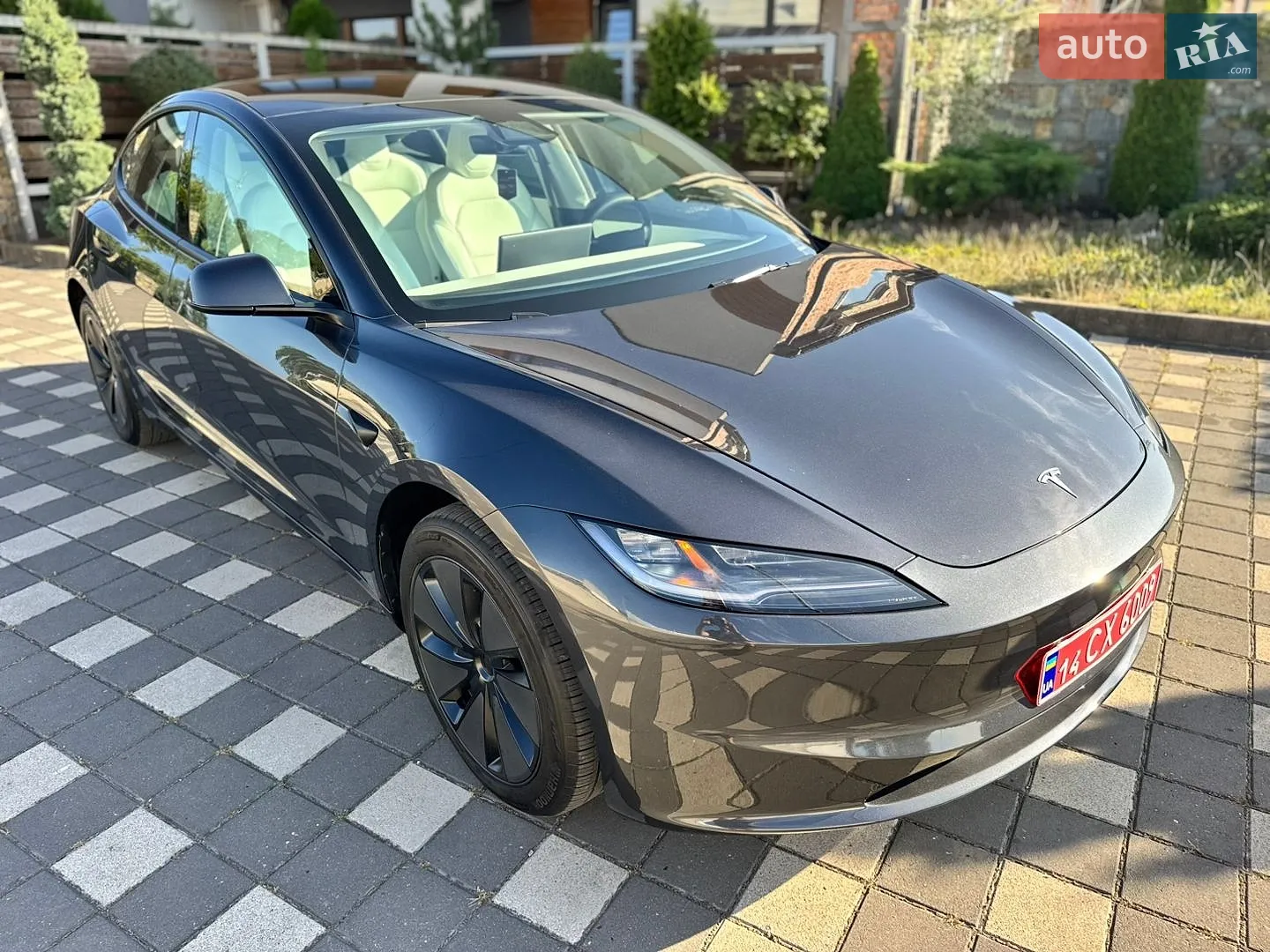2026 Tesla Model 3 - мініатюра 4