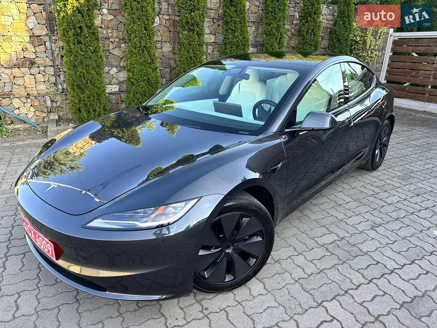 2026 Tesla Model 3 - мініатюра 9