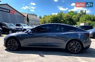 Седан Tesla Model 3 2020 в Виннице