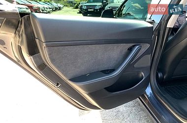 Седан Tesla Model 3 2020 в Виннице