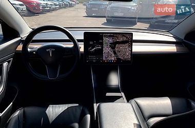 Седан Tesla Model 3 2020 в Виннице