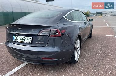 Седан Tesla Model 3 2019 в Львові