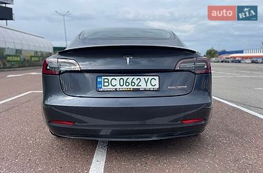 Седан Tesla Model 3 2019 в Львові
