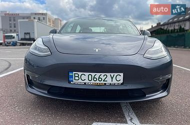 Седан Tesla Model 3 2019 в Львові