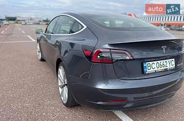 Седан Tesla Model 3 2019 в Львові