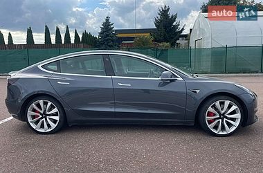 Седан Tesla Model 3 2019 в Львові