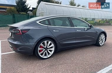 Седан Tesla Model 3 2019 в Львові