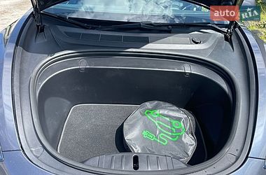 Седан Tesla Model 3 2019 в Львові