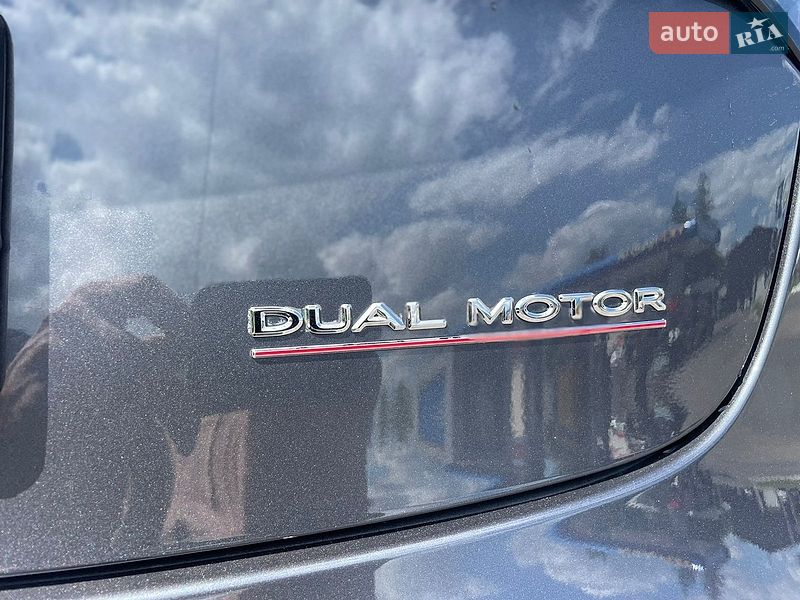 Седан Tesla Model 3 2019 в Львові