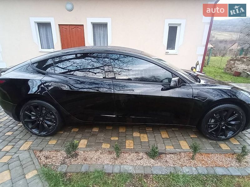 Седан Tesla Model 3 2022 в Дрогобыче