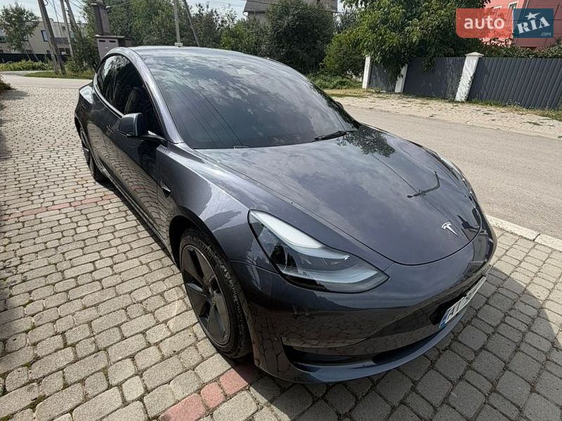 Седан Tesla Model 3 2023 в Ивано-Франковске