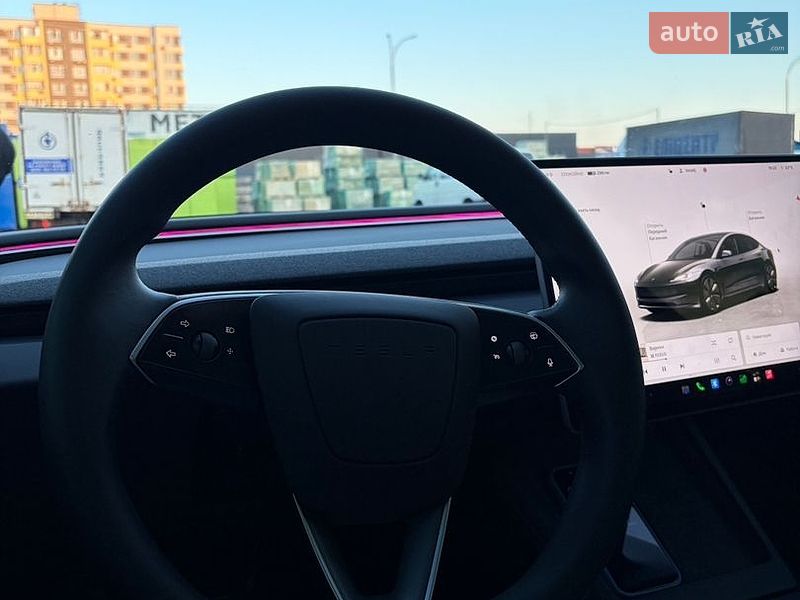 Седан Tesla Model 3 2024 в Черкасах