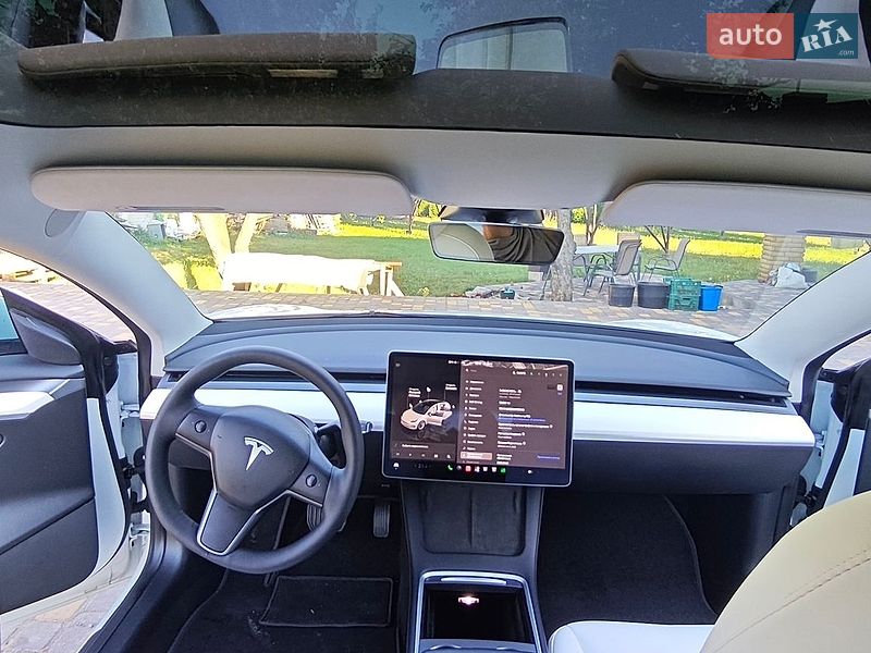 Седан Tesla Model 3 2022 в Верхнеднепровске