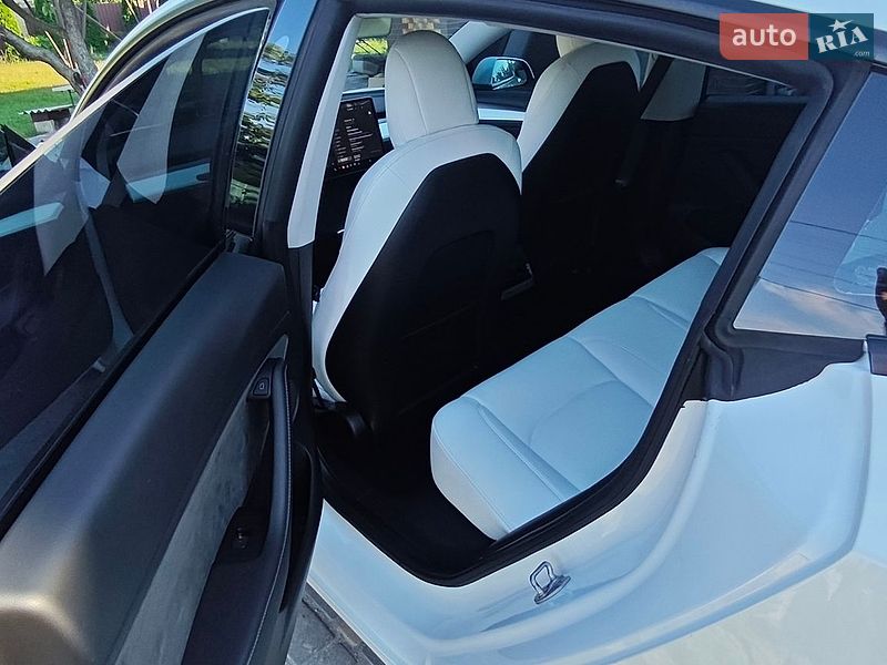 Седан Tesla Model 3 2022 в Верхнеднепровске