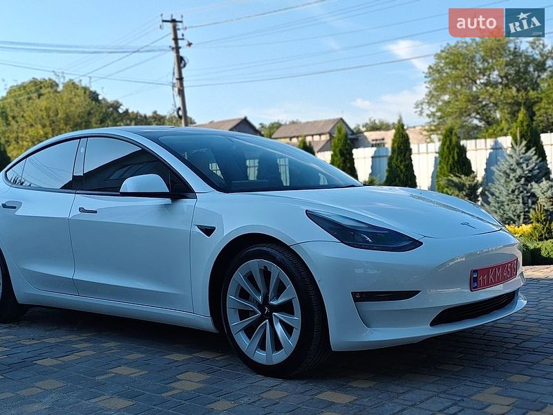 Седан Tesla Model 3 2022 в Верхнеднепровске
