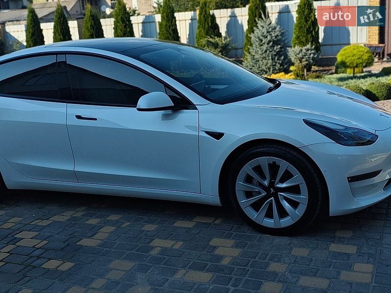 Седан Tesla Model 3 2022 в Верхнеднепровске