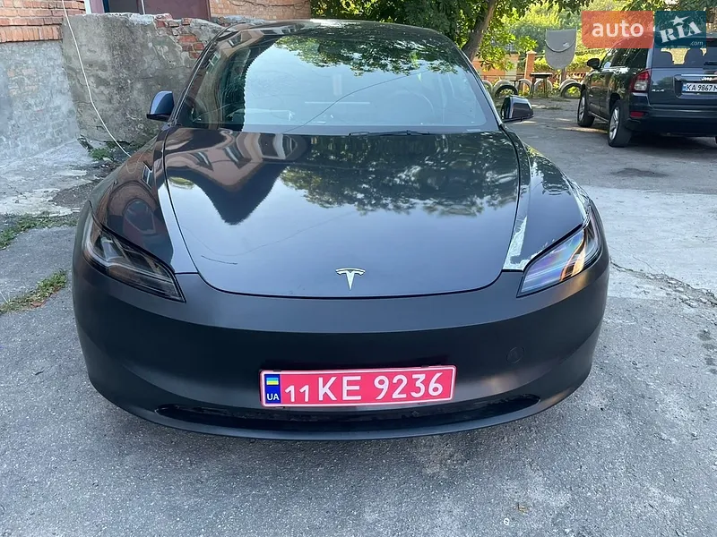 Tesla Model 3 2024