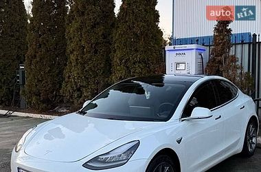 Седан Tesla Model 3 2019 в Киеве