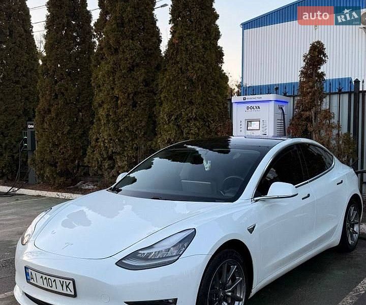 Tesla Model 3 2019