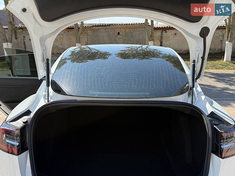 Седан Tesla Model 3 2018 в Одессе