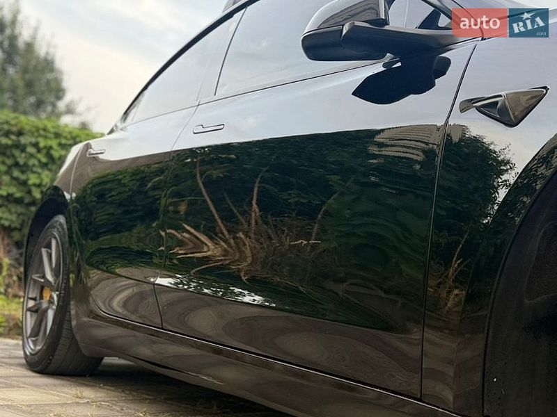 Седан Tesla Model 3 2023 в Хмельницком
